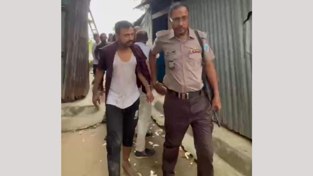 ইয়াবা সেবনের সময় ৩ যুবককে আটক