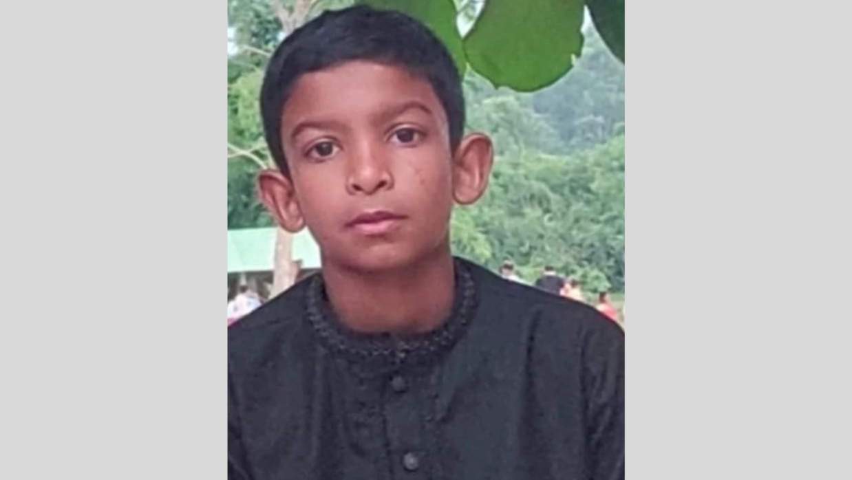 ফরহাদ হোসেন (১০)