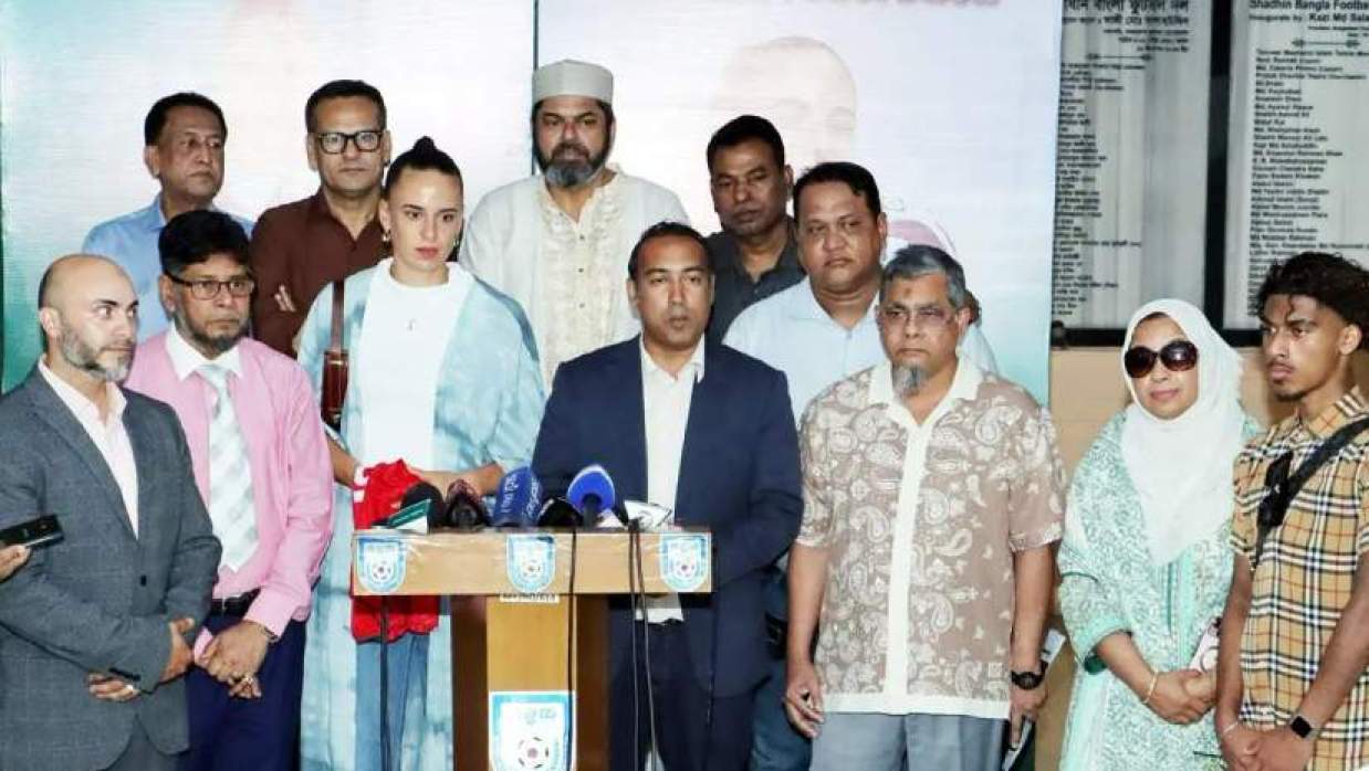 গণমাধ্যমে কথা বলছেন তাবিথ আউয়াল