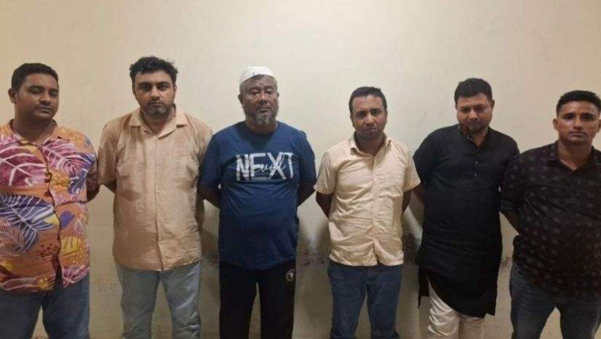 আওয়ামী লীগের ছয় নেতাকর্মী 