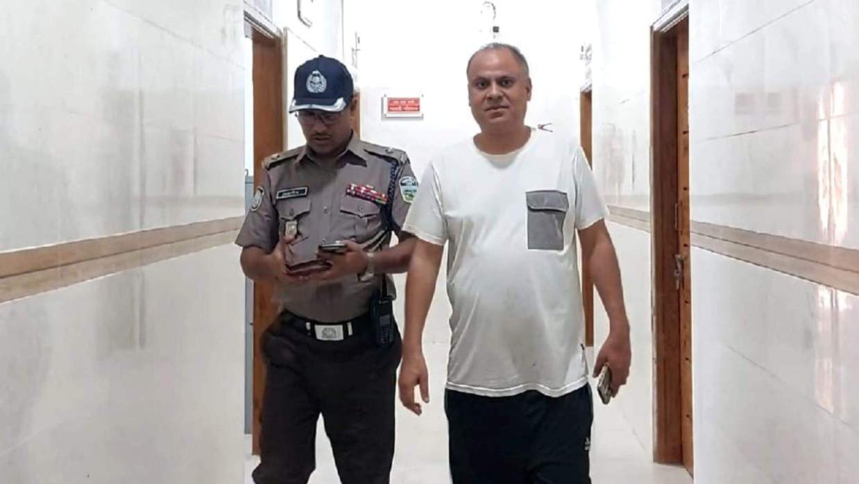 শেরপুর জেলা পাসপোর্ট অফিসের সহকারী পরিচালক (এডি) মো. রুস্তম আলী