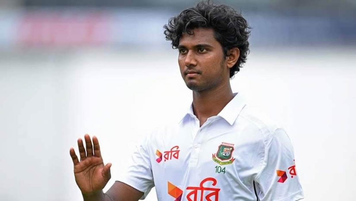  হাসান মাহমুদের আগুনে বোলিং 