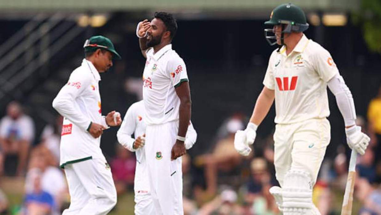 লাবুশেনকে ফেরালেন এবাদত