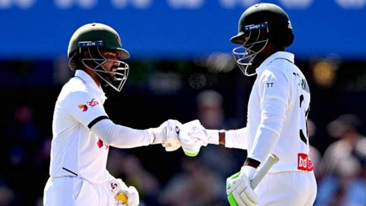  বাংলাদেশে দুর্দান্ত ব্যাটিং 