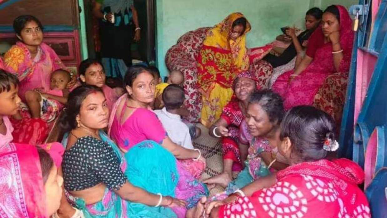 নিহত পলাশ দাশের বাড়ি স্বজনদের আহাজারি