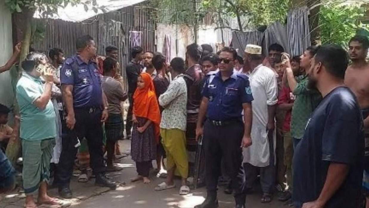 মহিলা মাদ্রাসায় বোমা বিস্ফোরণ