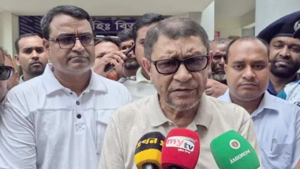 বক্তব্য রাখছেন স্বাস্থ্যমন্ত্রী সরদার মো. সাখাওয়াত হোসেন বকুল