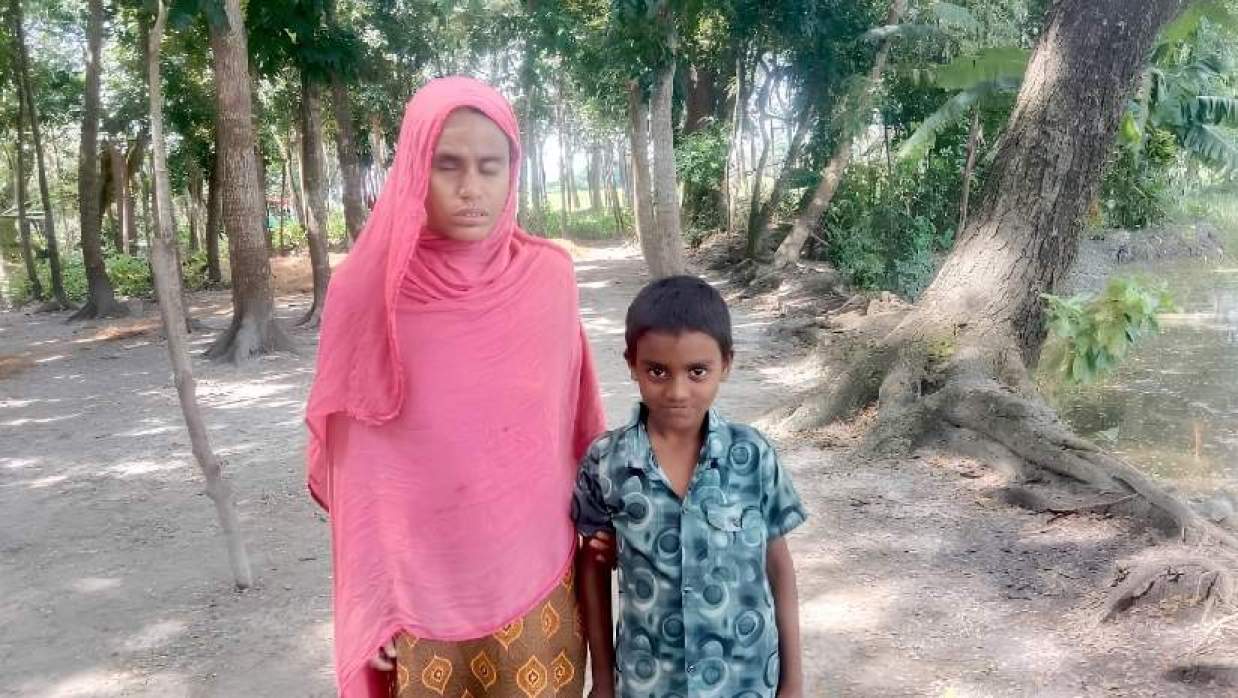অন্ধ মা শিউলি আক্তার ও নীরব মিয়া