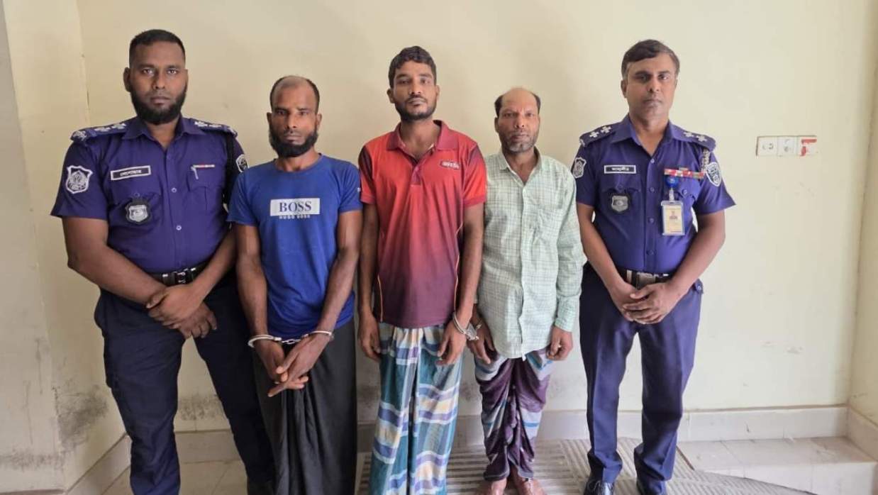 গ্রেপ্তার হওয়া আসামিরা