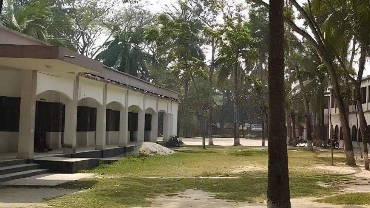 সাতক্ষিরার দারুল উলুম চৌমুহনী ফাযিল মাদ্রাসা