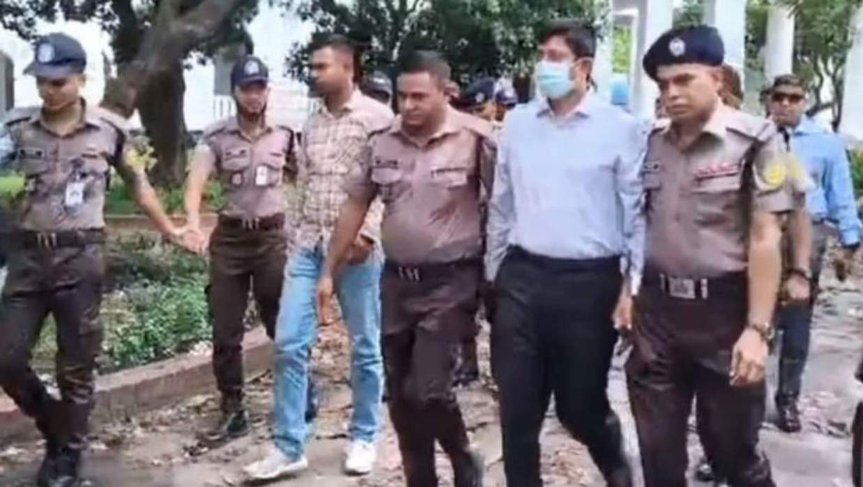 তার জামিন নামঞ্জুর করে গ্রেপ্তার দেখিয়েছেন ট্রাইব্যুনাল