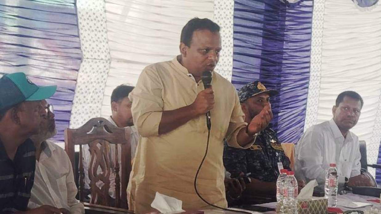 মতবিনিময় সভায় বক্তব্য দিচ্ছেন নৌপরিবহন প্রতিমন্ত্রী মো. রাজিব আহসান