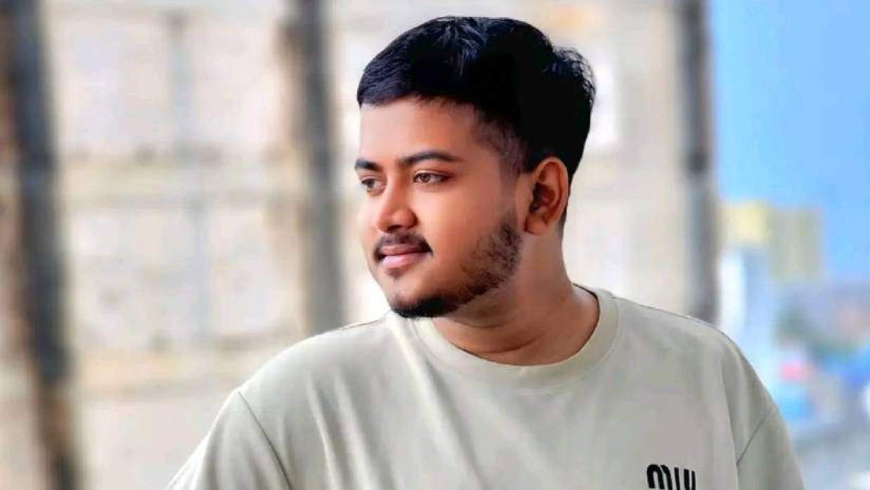 হত্যার শিকার আকাশ সরদার