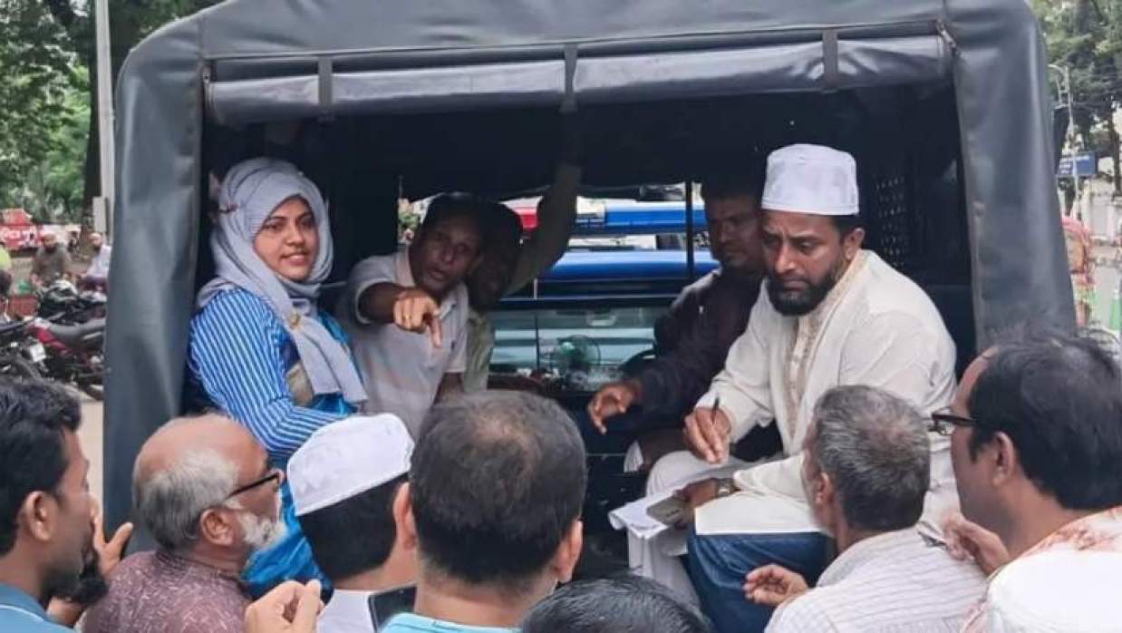শিক্ষামন্ত্রীর সঙ্গে সাক্ষাতের জন্য মন্ত্রণালয়ে চার নন-এমপিও শিক্ষক