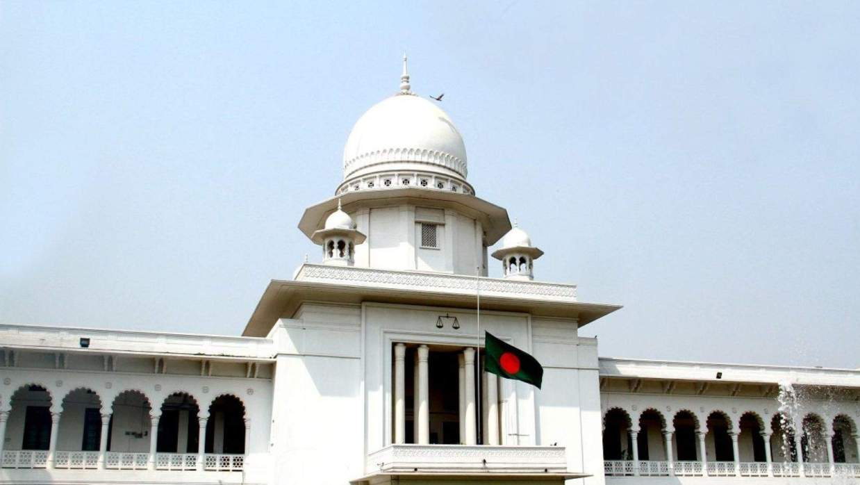 নুসরাত হত্যাকাণ্ডের রায় দেয়া বিচারকের ক্ষমতা প্রত্যাহারের নির্দেশ