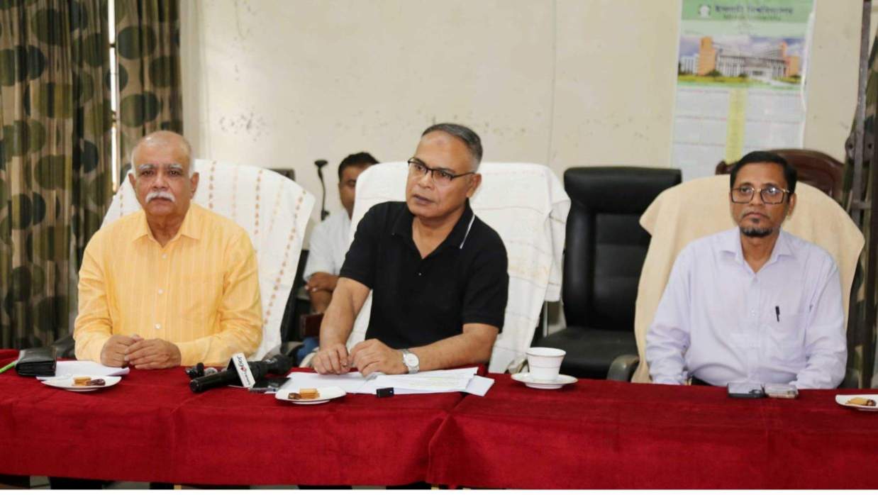 ‘সেন্ট্রাল রিসার্চ অ্যান্ড ইনোভেশন হাব’ প্রতিষ্ঠার উদ্যোগ রোডম্যাপ জানিয়েছেন উপাচার্য।