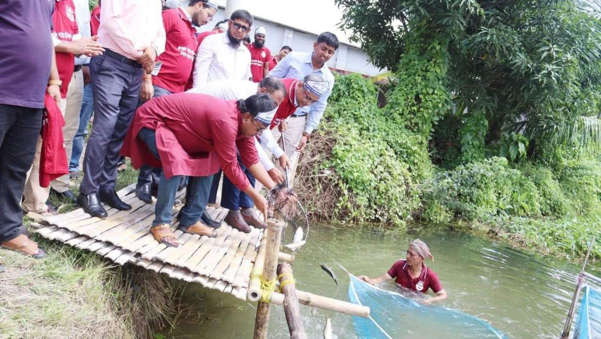 জাতীয় মৎস্য পক্ষ-২০২৬ উপলক্ষে খুলনা কৃষি বিশ্ববিদ্যালয়ে (খুকৃবি) মাছের পোনা অবমুক্তকরণ, র‍্যালি ও আলোচনা সভা