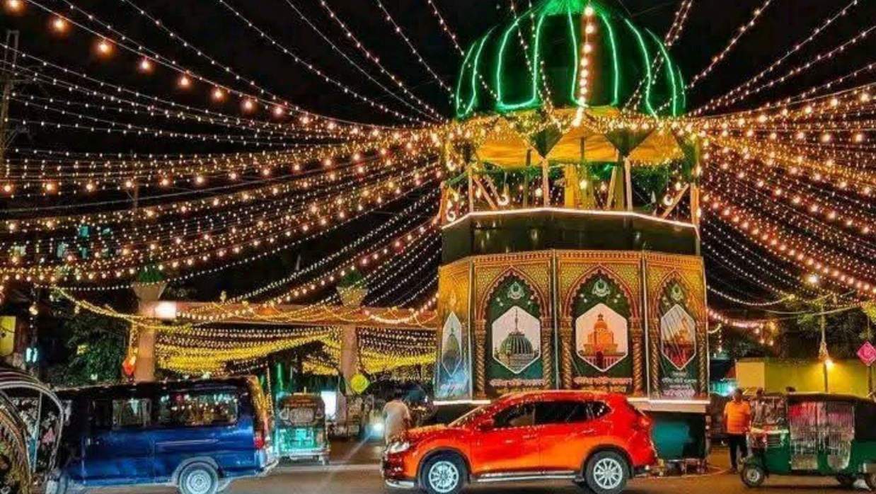 ঈদে মিলাদুন্নবী উপলক্ষে চট্টগ্রামে ঐতিহ্যবাহী জশনে জুলুস কাল।
