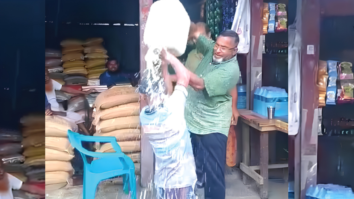বিক্রেতা মনজু ও পৌরসভার কসাইখানা পরিদর্শক জামাল পাটোয়ারী