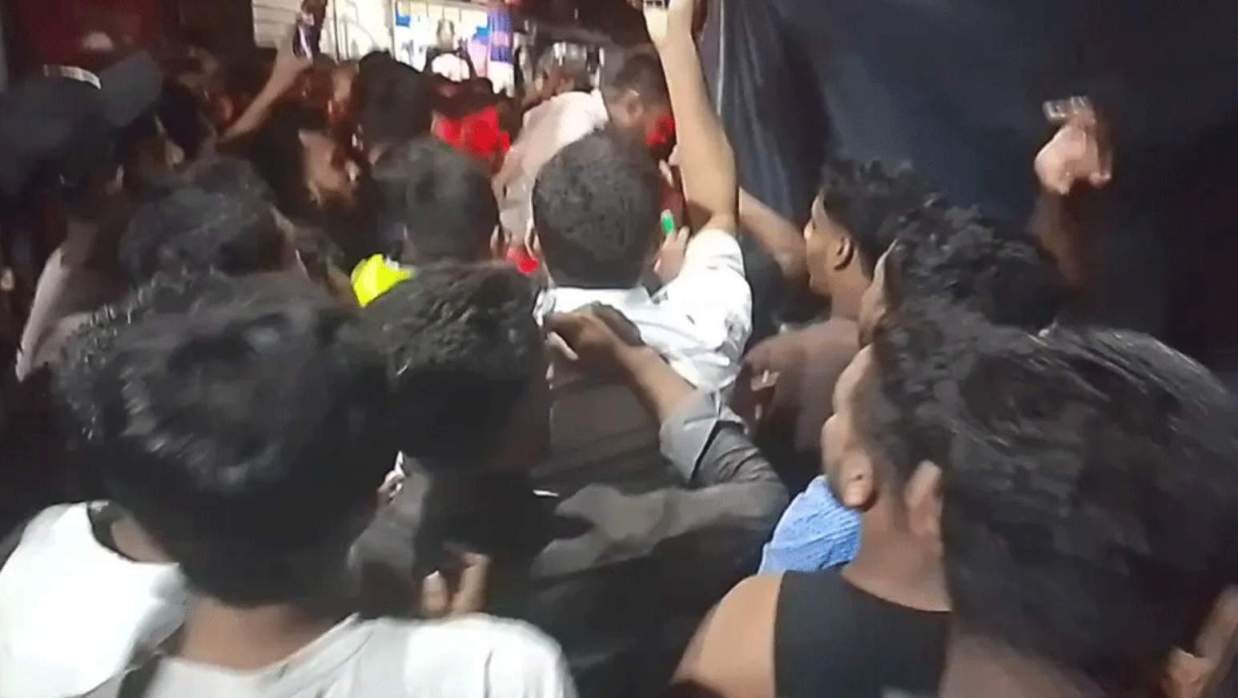 এনসিপির দুই পক্ষের নেতাকর্মীদের মধ্যে সংঘর্ষ