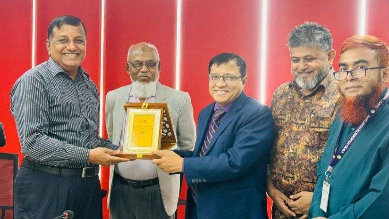 অ্যাক্রেডিটেশন কাউন্সিলের চেয়ারম্যান ও সদস্যদের সঙ্গে মতবিনিময়