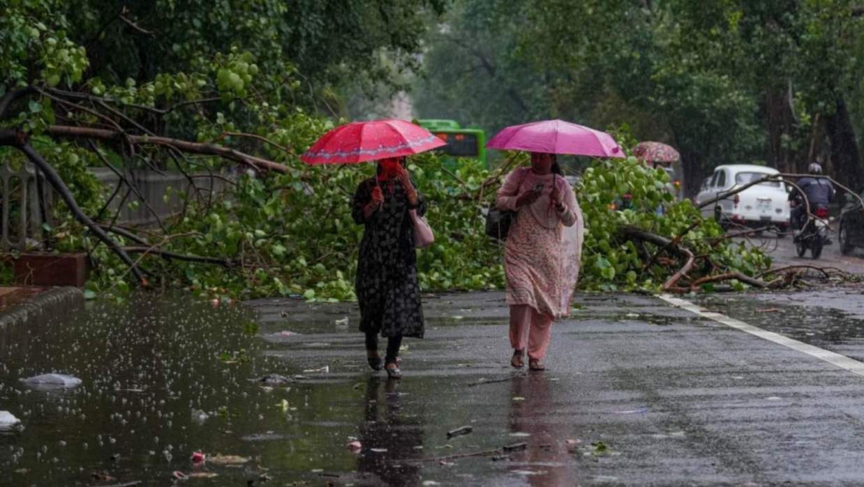 ঝড় সতর্কীকরণ