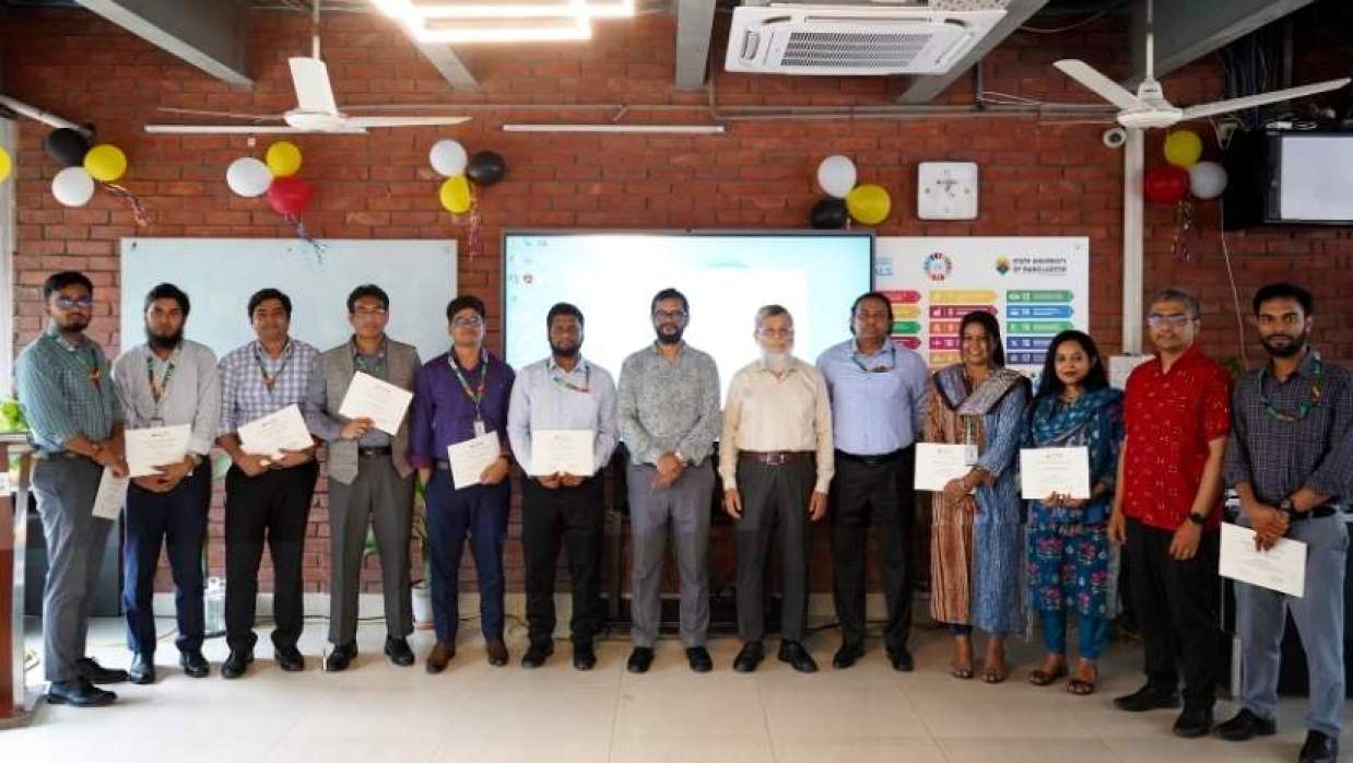 এসইউবি এক্সিলেন্স এওয়ার্ড প্রদান
