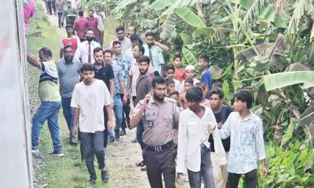 চলন্ত ট্রেনের এসির যন্ত্রাংশ চুরির চেষ্টা, আটক ২