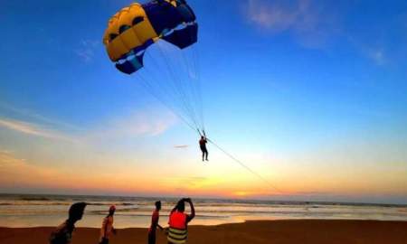 কক্সবাজার বিচে প্যারাসেইলিং করতে গিয়ে ছিটকে পড়ে পর্যটকের মৃত্যু
