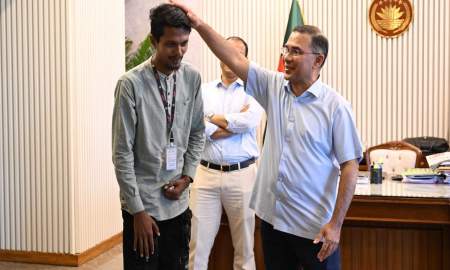 প্রধানমন্ত্রীর সঙ্গে সাক্ষাৎ, অনুশ্রী পেল হারমোনিয়াম; স্বপ্ন পূরণ হলো নিরাপত্তাকর্মী রাকিবেরও
