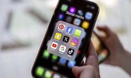 ১৫ বছরের কম বয়সীদের জন্য সোশ্যাল মিডিয়া নিষিদ্ধ করল ফ্রান্স