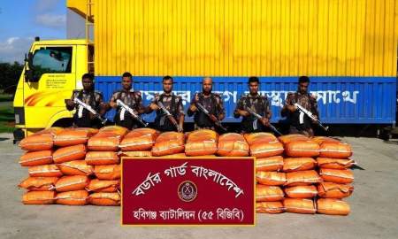 হবিগঞ্জ সীমান্তে দুটি কাভার্ডভ্যানসহ কোটি টাকার ভারতীয় পণ্য জব্দ