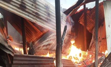 যুবককে কুপিয়ে হত্যার জেরে অভিযুক্তদের বাড়িতে আগুন