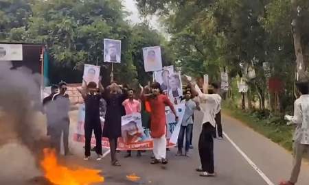 ঢাকা-খুলনা মহাসড়ক অবরোধ করে নিষিদ্ধ ছাত্রলীগের বিক্ষোভ, যান চলাচল ব্যাহত