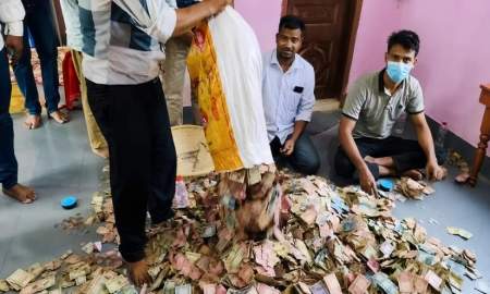 কেল্লা বাবার মাজারে মিলল ১২ বস্তা টাকা, সোনা-রুপা ও বিদেশি মুদ্রা