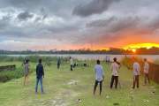 কীর্তনখোলার পাড়ে সূর্যাস্ত, ক্রিকেট আর তারুণ্যের উচ্ছ্বাস