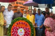 ময়মনসিংহে জুলাই স্মৃতিস্তম্ভে পুষ্পস্তবক অর্পণ