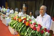বাণিজ্যিক খামারের পাশাপাশি দেশি জাত উন্নয়নেও জোর দিতে হবে: …