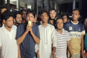 উপাচার্যের আশ্বাসে অবরোধ তুলে নিলেন ববি শিক্ষার্থীরা