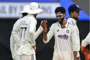 জাদেজার মাইলফলক ছোঁয়ার দিনে চালকের আসনে ভারত