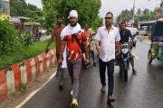 কাফনের কাপড় মাথায় বেঁধে অস্ত্র হাতে সাবেক ছাত্রদল নেতার মহড়া