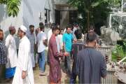 লোডশেডিংয়ে অতিষ্ঠ হয়ে বিদ্যুৎ অফিস ঘেরাও করে বিক্ষোভ