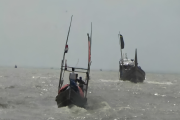 বঙ্গোপসাগরে ট্রলারডুবি, ৮ জেলে উদ্ধার, নিখোঁজ ৫