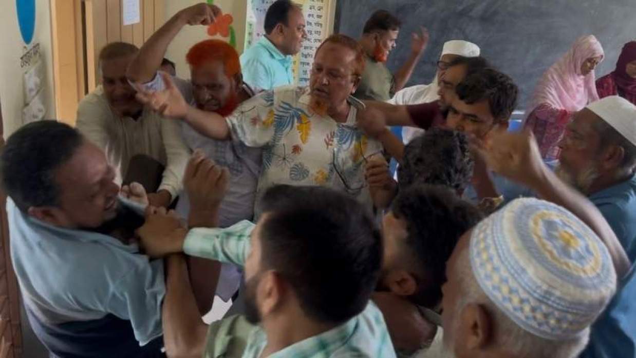 বাউফলে প্রাথমিক বিদ্যালয়ের ম্যানেজিং কমিটি নির্বাচন ঘিরে হামলার অভিযোগ