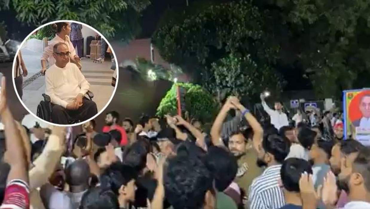 টার্মিনালের বাইরে জড়ো হয়েছেন বিএনপির নেতাকর্মীরা