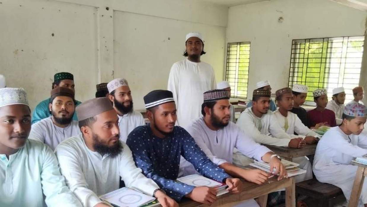 এমপিওভুক্ত মাদ্রাসা শিক্ষক