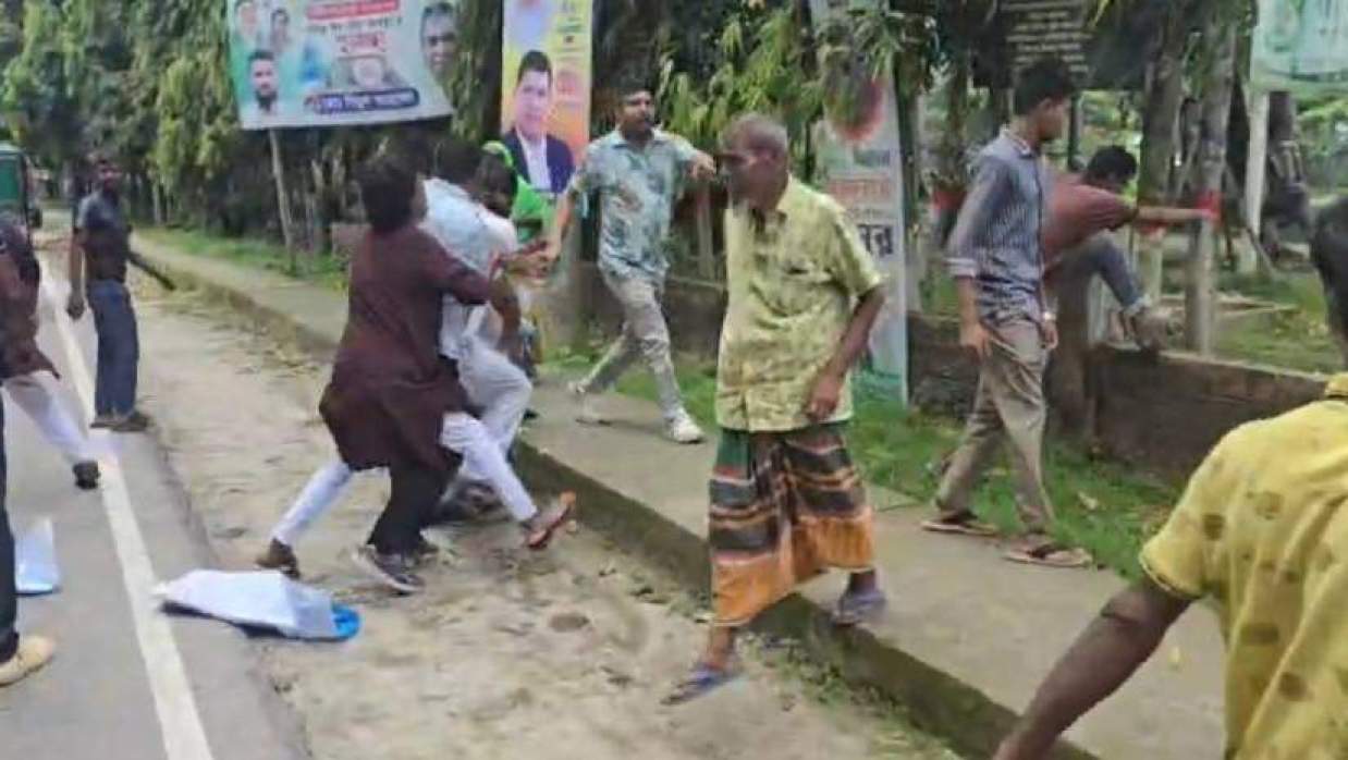 হামলার একটি মুহূর্ত