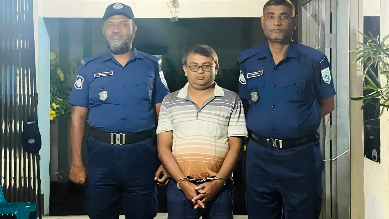 অন্য চিকিৎসকের প্যাডে প্রেসক্রিপশন, ‘ভুয়া’ চিকিৎসকের জেল-জরিমানা