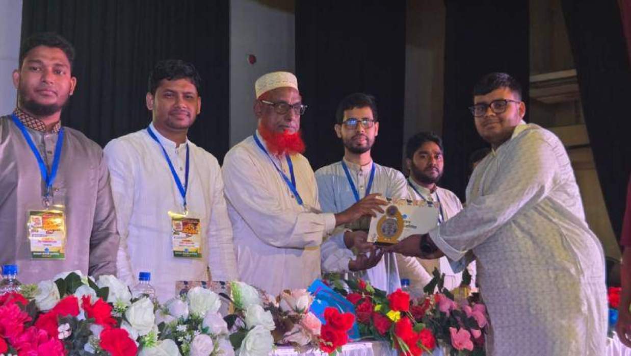 অনুষ্ঠানে প্রধান অতিথি ছিলেন নওগাঁ-২ আসনের সংসদ সদস্য ইঞ্জিনিয়ার এনামুল হক