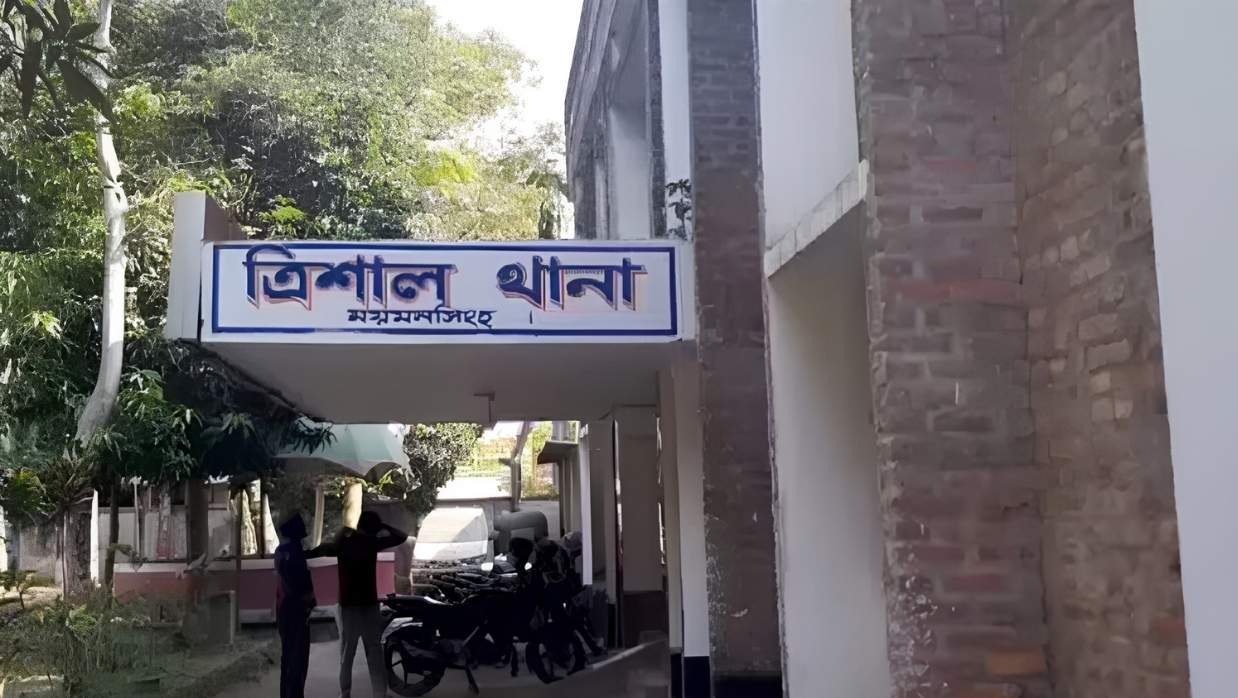 স্বামীর মোটরসাইকেলে ওড়না প্যাঁচিয়ে প্রাণ গেল স্ত্রীর